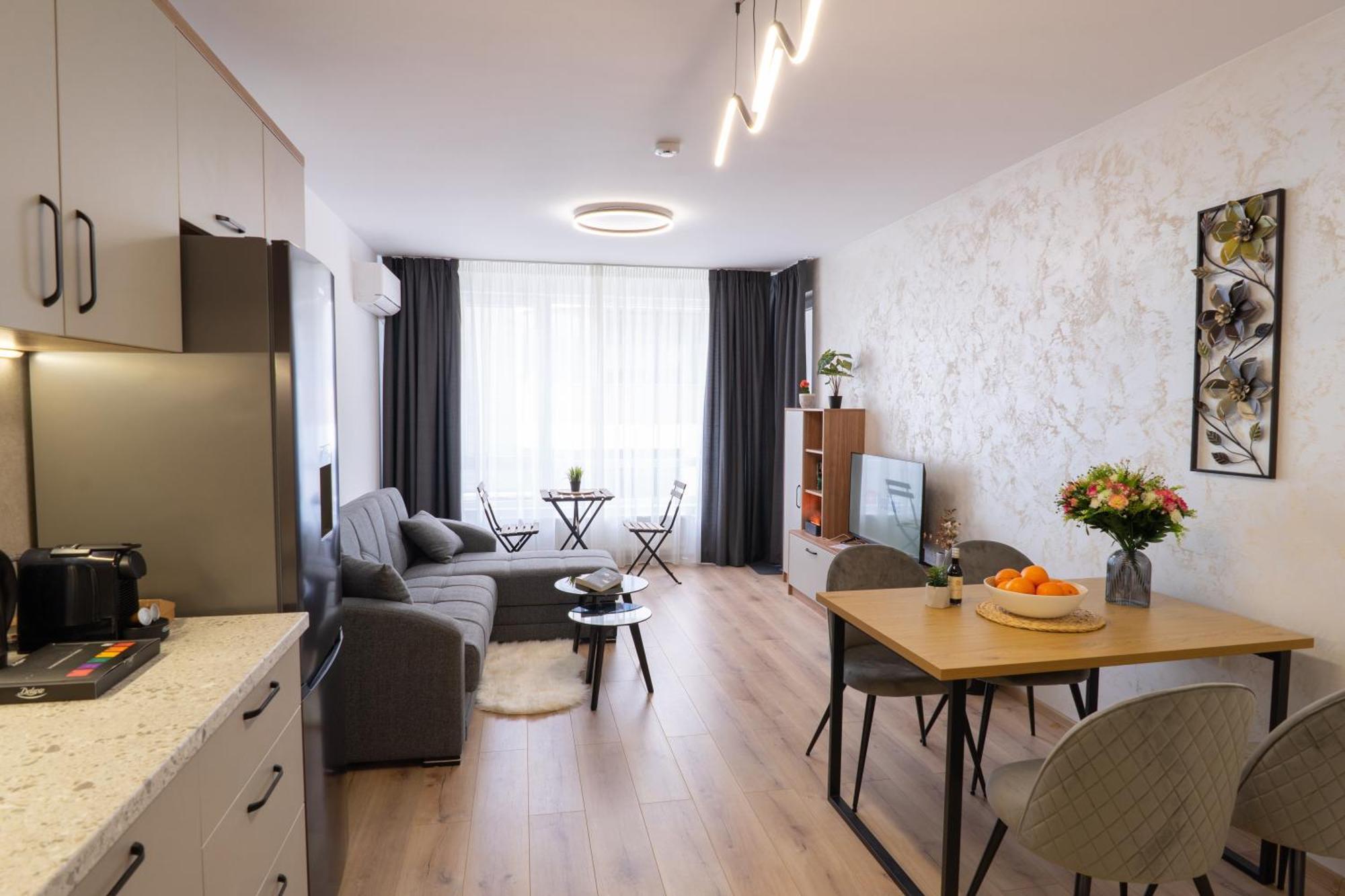 וארנה New Modern & Cozy Apartment With Free Parking מראה חיצוני תמונה