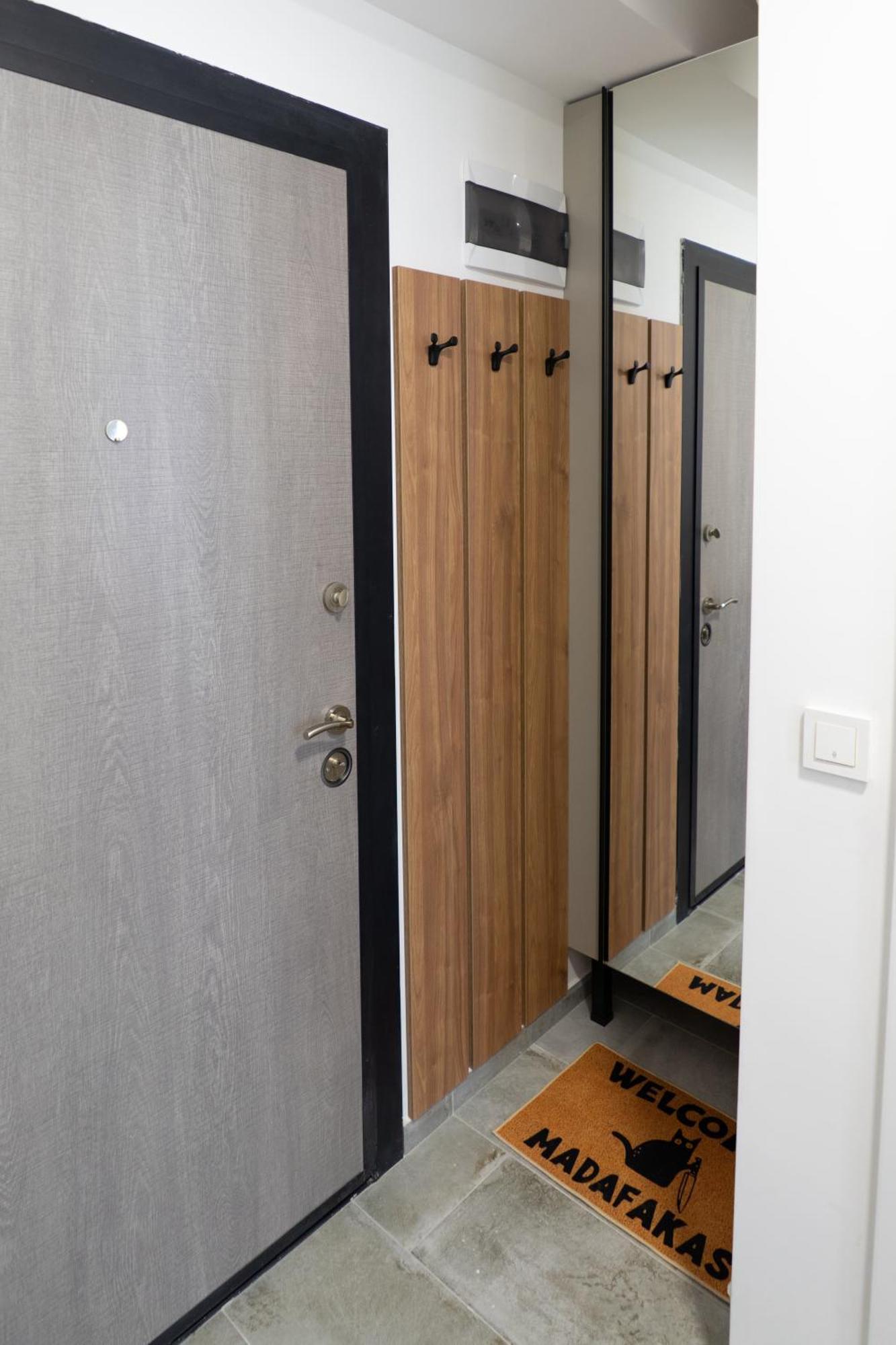 וארנה New Modern & Cozy Apartment With Free Parking מראה חיצוני תמונה