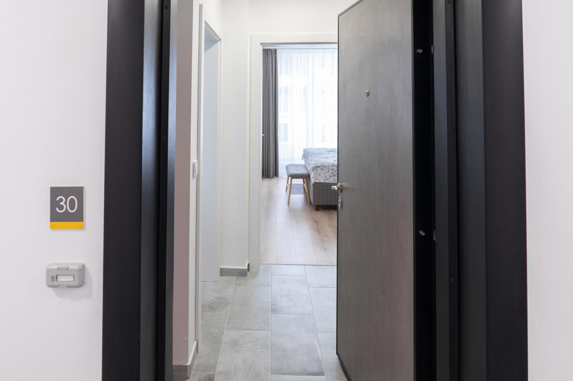 וארנה New Modern & Cozy Apartment With Free Parking מראה חיצוני תמונה